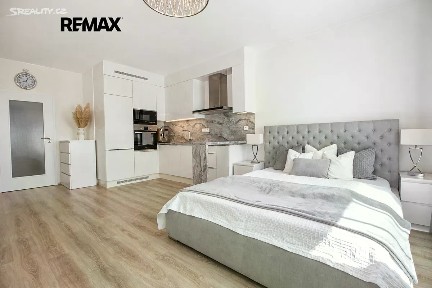 Pronájem bytu 1+kk 42 m²