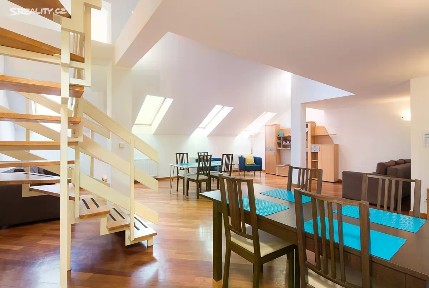 Pronájem bytu 3+kk 111 m² Italská, Praha - Vinohrady
