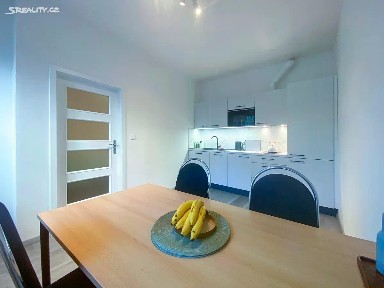 Pronájem bytu 1+1 35 m² Soběslavská, Praha