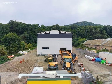 Pronájem skladového prostoru 900 m²