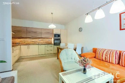 Pronájem bytu 2+kk 45 m² Kartouzská, Brno - Ponava