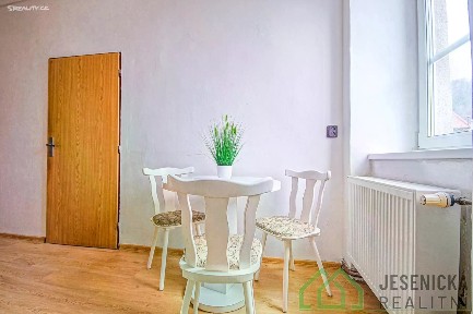 Pronájem bytu 3+1 68 m² Nádražní, Hanušovice