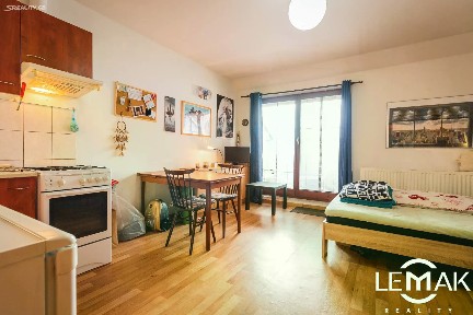 Pronájem bytu 1+kk 32 m² Kollárovo nám., Olomouc