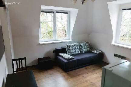 Pronájem bytu 1+kk 19 m² Moravská, Karlovy Vary