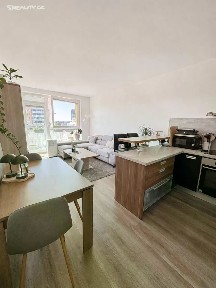 Prodej bytu 2+kk 49 m² Pod Harfou, Praha - Vysočany