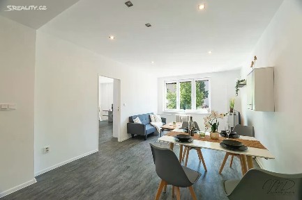 Prodej bytu 4+1 82 m² Benešovo náměstí, Pardubice - Zelené Předměstí