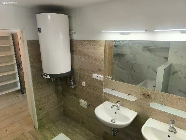 Pronájem rodinného domu 178 m², pozemek 1000 m² Běleč