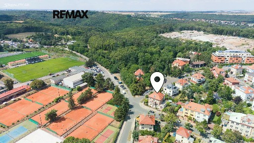 Prodej vícegeneračního domu 385 m², pozemek 199 m² Půlkruhová, Praha - Vokovice