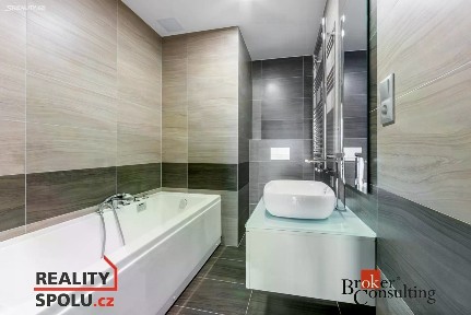 Pronájem bytu 2+kk 56 m² Sedlecká, Karlovy Vary - Rybáře