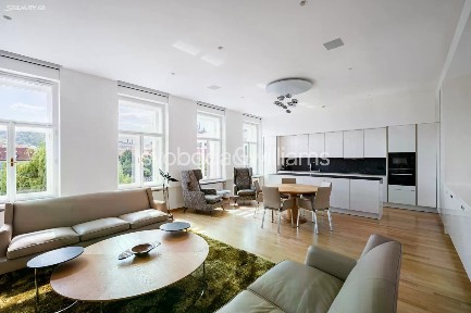 Prodej bytu 3+1 93 m² U Železné lávky, Praha - Malá Strana