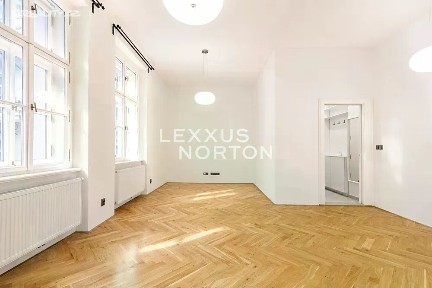 Pronájem bytu 2+kk 60 m² Na Poříčí, Praha - Nové Město