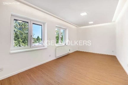 Pronájem kanceláře 200 m² Vlastina, Praha - Ruzyně