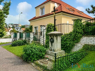 Prodej vícegeneračního domu 160 m², pozemek 643 m² Povodňová, Praha - Modřany