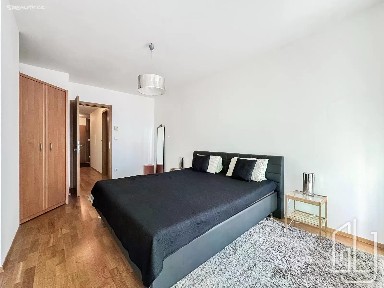 Pronájem bytu 2+kk 81 m² Pitterova, Praha - Žižkov