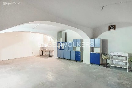Pronájem výrobní haly, prostoru 73 m² Pikovická, Praha - Braník