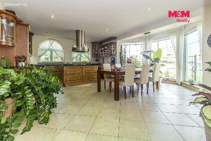 Prodej rodinného domu 280 m², pozemek 3523 m² V zákruží, Třebestovice