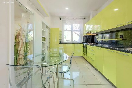 Pronájem bytu 3+kk 109 m² Nad vodovodem, Praha - Malešice