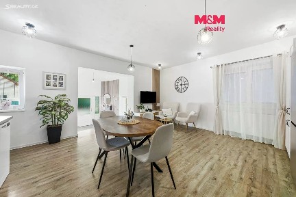 Prodej rodinného domu 180 m², pozemek 1159 m² Malíkov