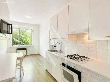 Pronájem bytu 2+kk 43 m² Mládeže, Praha - Břevnov