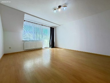 Pronájem bytu 1+kk 32 m² nám. 3. května, Otrokovice
