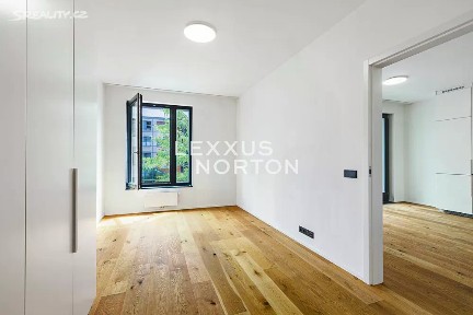 Pronájem bytu 2+kk 56 m² Grafická, Praha - Smíchov