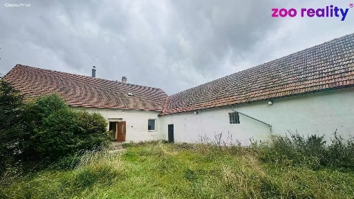 Prodej rodinného domu 306 m², pozemek 1596 m²