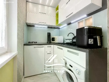 Pronájem bytu 1+kk 21 m² Španielova, Ostrava - Poruba