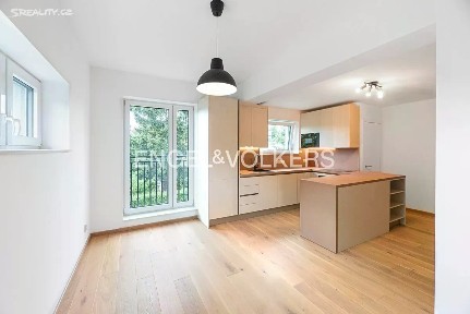 Pronájem vícegeneračního domu 175 m², pozemek 315 m² U družstva Práce, Praha - Podolí