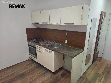 Pronájem bytu 1+1 33 m² Nábřeží, Napajedla