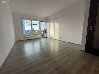Pronájem bytu 2+kk 64 m² Pod Vinicí, Pardubice - Zelené Předměstí