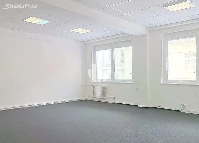 Pronájem kanceláře 612 m²