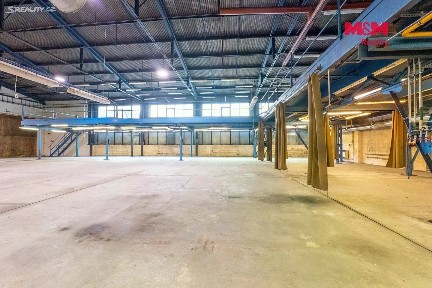 Prodej výrobní haly, prostoru 714 m²