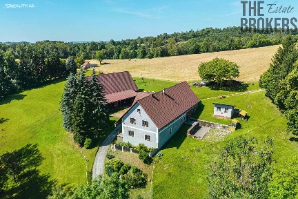 Prodej rodinného domu 242 m², pozemek 13584 m² Lánov - Horní Lánov