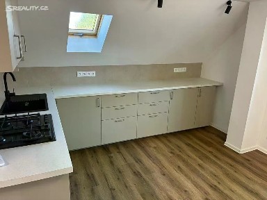Pronájem bytu 2+1 70 m² Dlouhomostecká, Liberec - Liberec XXX-Vratislavice nad Nisou