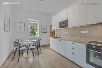 Pronájem bytu 3+1 116 m² Slavětínská, Praha - Klánovice