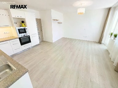 Pronájem bytu 3+kk 75 m² Hněvkovského, Praha - Chodov