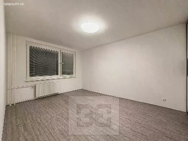 Pronájem bytu 1+kk 31 m² Matúškova, Praha - Háje