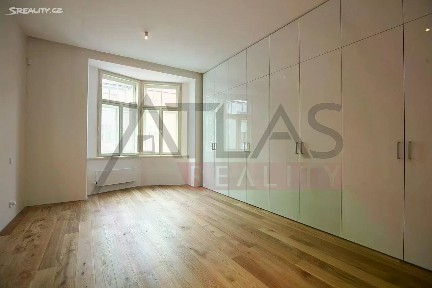 Pronájem bytu 3+kk 109 m² Laubova, Praha - Vinohrady