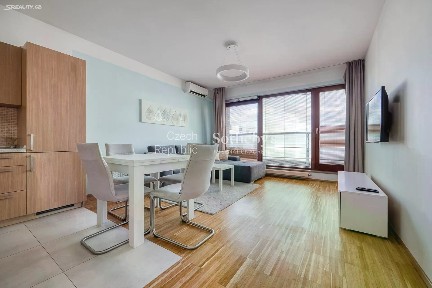 Pronájem bytu 2+kk 52 m² Rohanské nábřeží, Praha - Karlín
