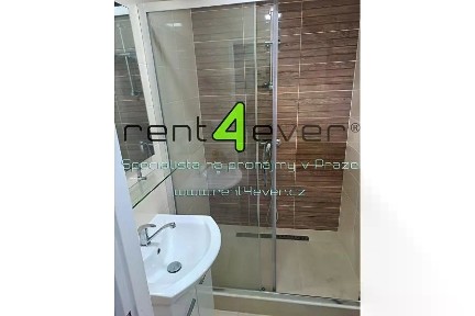Pronájem bytu 2+kk 40 m² Novodvorská, Praha - Braník