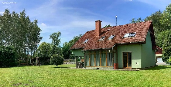Prodej rodinného domu 200 m², pozemek 4622 m² Sloup v Čechách