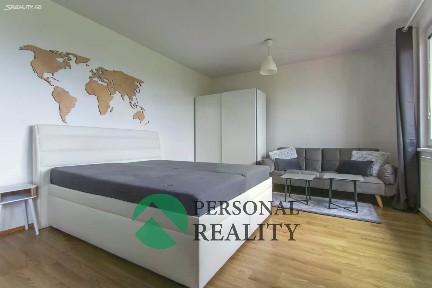 Prodej bytu 1+kk 37 m² Na Výrovně, Praha - Stodůlky