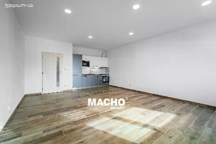 Pronájem bytu 1+kk 43 m² U Plynárny, Praha - Michle