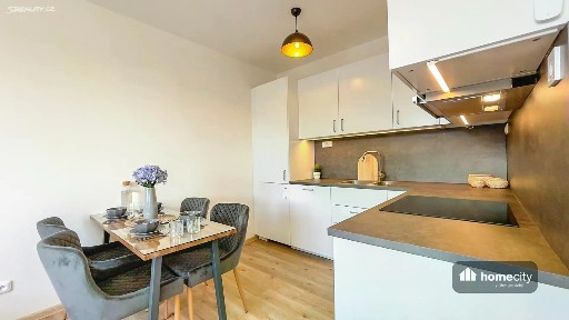 Pronájem bytu 1+kk 44 m² U Kasáren, Dašice