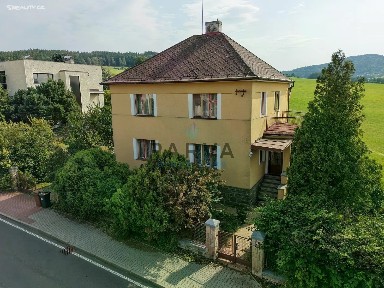 Prodej rodinného domu 212 m², pozemek 1083 m²