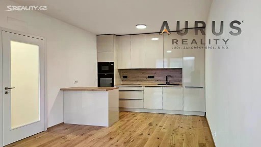 Pronájem bytu 2+kk 60 m² Bělehradská, Praha - Nusle