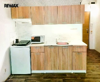 Pronájem bytu 1+kk 30 m² třída Edvarda Beneše, Hradec Králové - Nový Hradec Králové