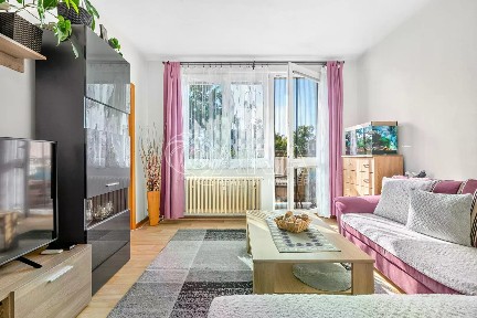 Prodej bytu 2+1 61 m² Dolní náměstí, Zliv
