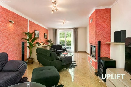 Prodej rodinného domu 225 m², pozemek 1401 m² Neprobylice