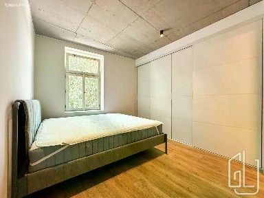 Pronájem bytu 2+kk 38 m² Boleslavova, Praha - Nusle